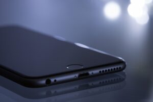 Read more about the article Αξίζει να αγοράσω μεταχειρισμένο iPhone;