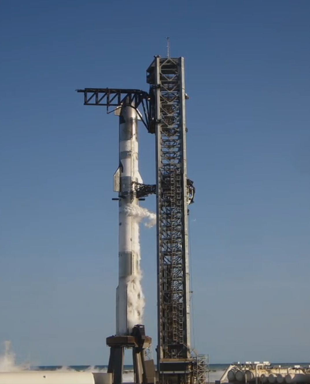 Read more about the article SpaceX launches Starship for the 6th time